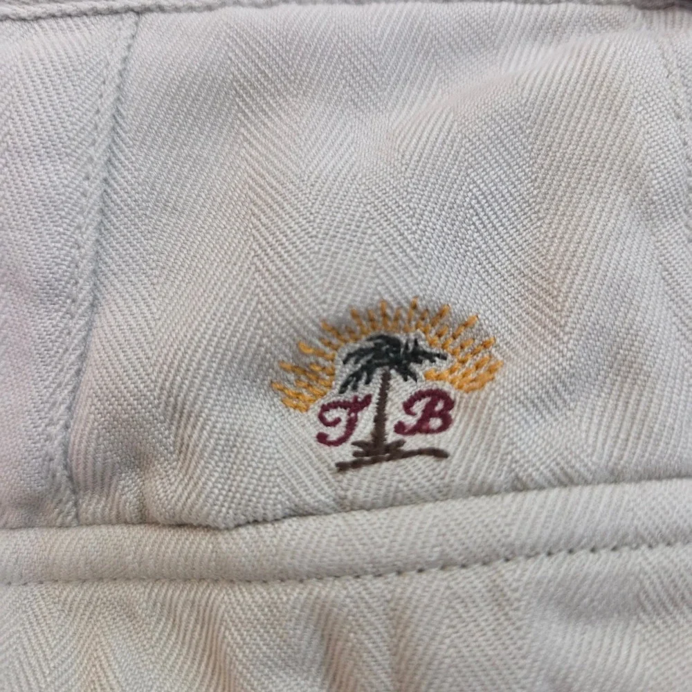 Tommy Bahama Relax Mens 32 Silk Shorts Pleated Herringbone Khaki Stone Tan
